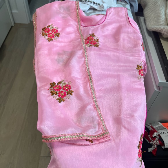 Sharara style pant suits for girl age 5-6. In gently used condition - Picture 2 of 5